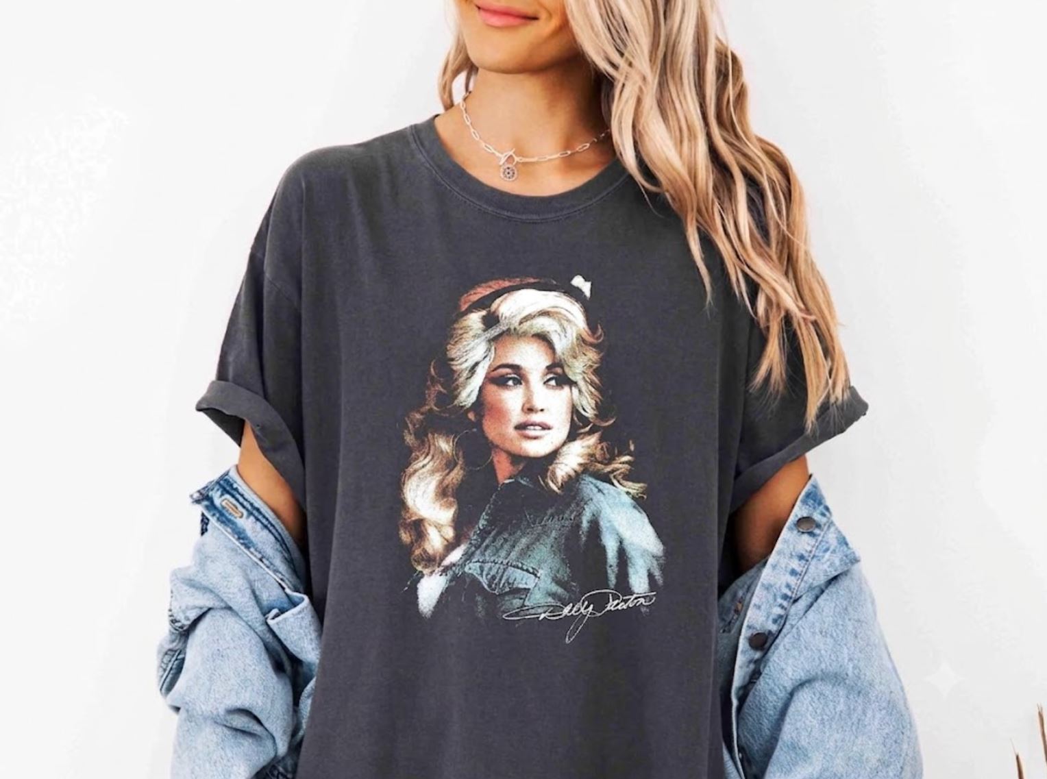 Dolly Parton Signature Vintage Graphic Shirt, Country Cowgirl Dolly T-Shirt, Country Music Concert Shirt, Cowgirl Tshirt